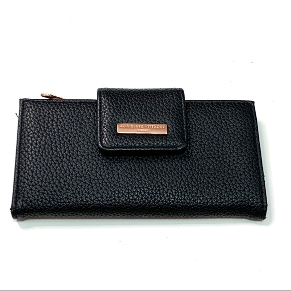 Adrienne Vittadini Handbags - 🆑5/$25 Adrienne Vittadini Studio Leather Wallet